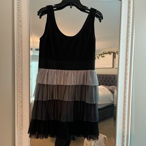 Ark&Co. size medium dress! Black and greys!